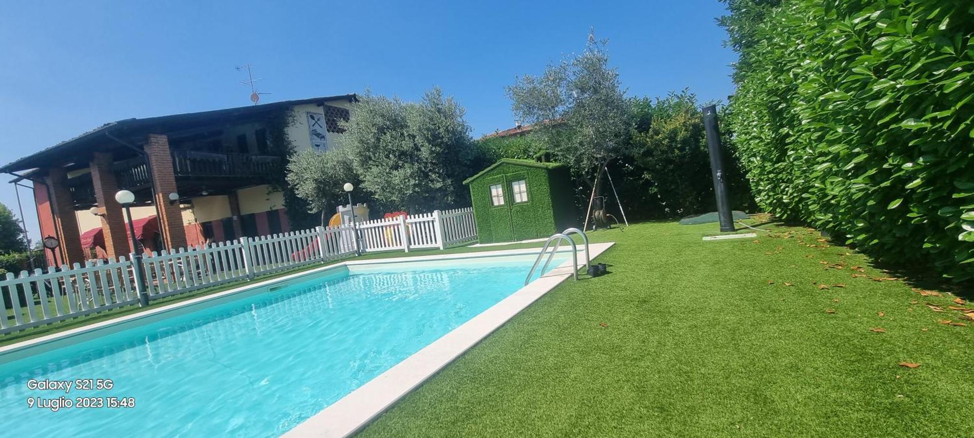 Manuela Le Quattro Coppe Hotel Desenzano del Garda Ngoại thất bức ảnh