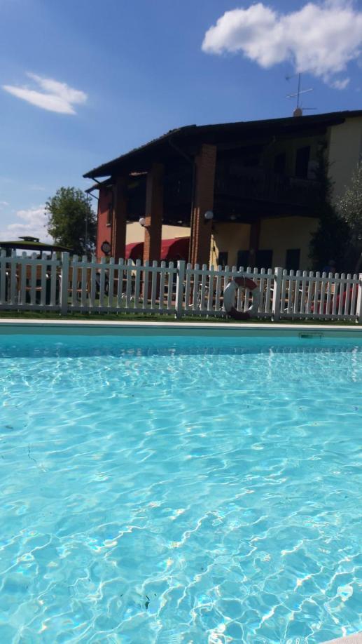 Manuela Le Quattro Coppe Hotel Desenzano del Garda Ngoại thất bức ảnh