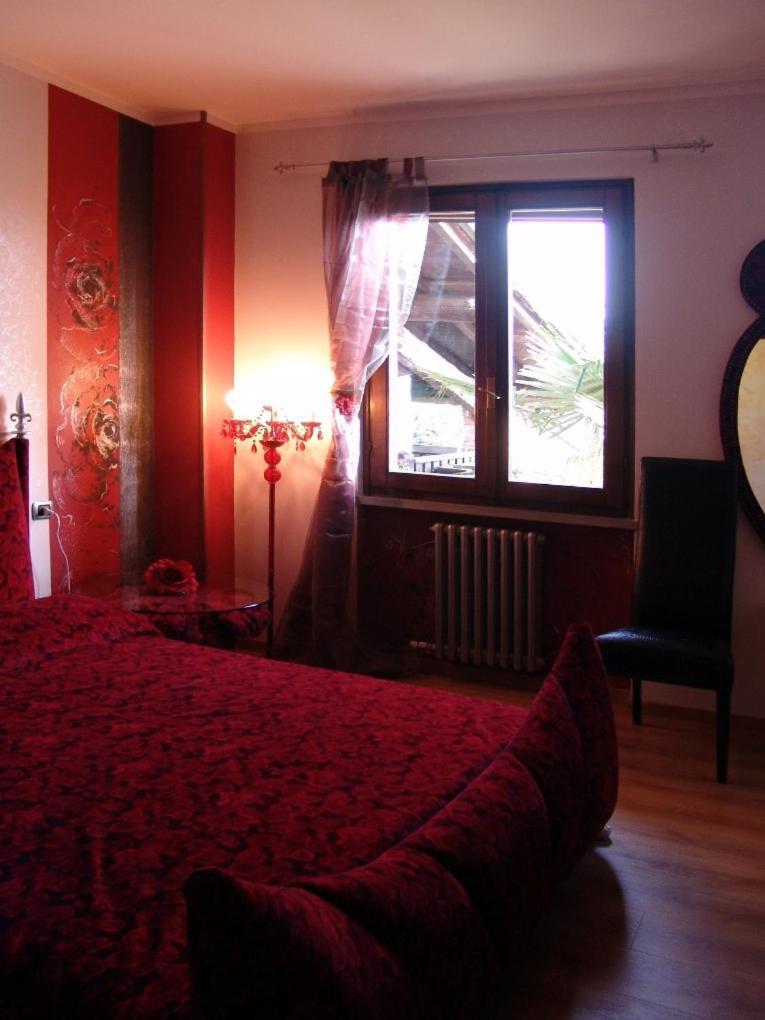 Manuela Le Quattro Coppe Hotel Desenzano del Garda Ngoại thất bức ảnh