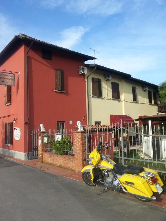 Manuela Le Quattro Coppe Hotel Desenzano del Garda Ngoại thất bức ảnh